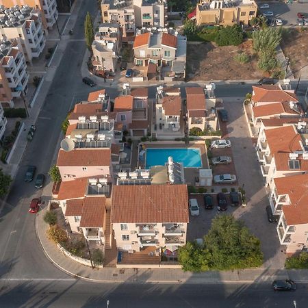 파포스 Limnos Gardens 아파트 외부 사진